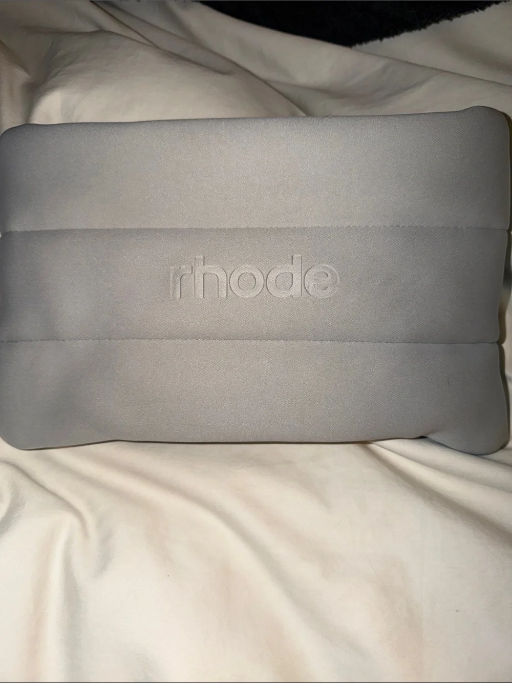 Rhode Skin Beautycosmetic case.